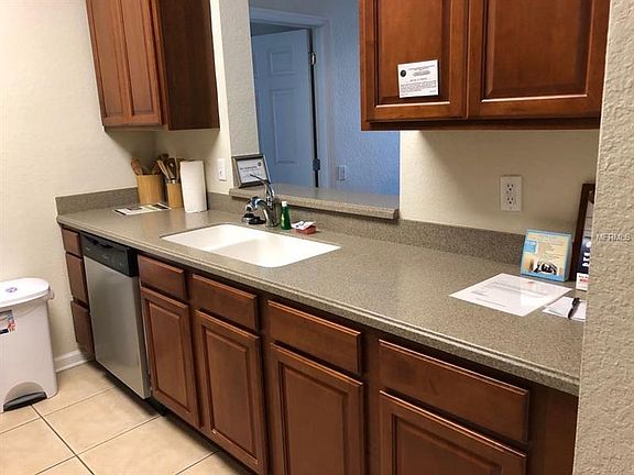 3rd image of 4102 Breakview Dr #206
