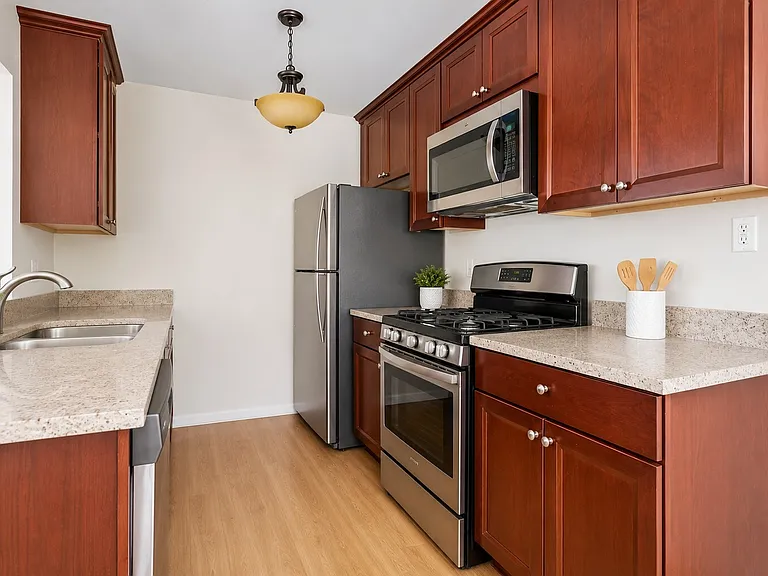 717 Whitesail Dr #717 — Photo 2
