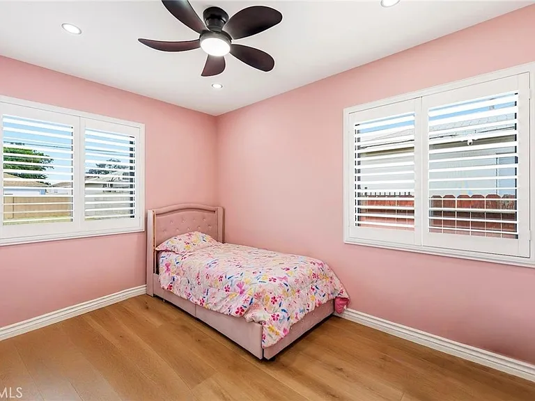 13339 Crocker St — Photo 12