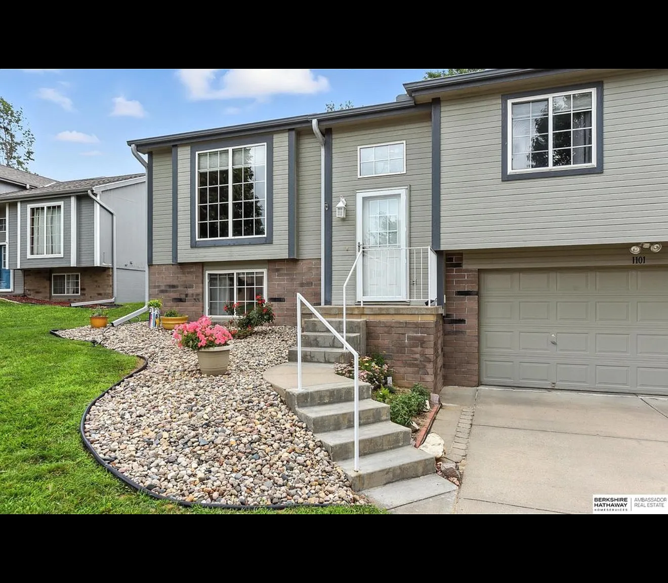 Marshall Cir, Papillion — Photo 2