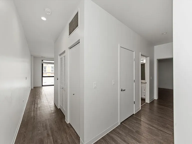 831 N Milwaukee Ave #501 — Photo 8