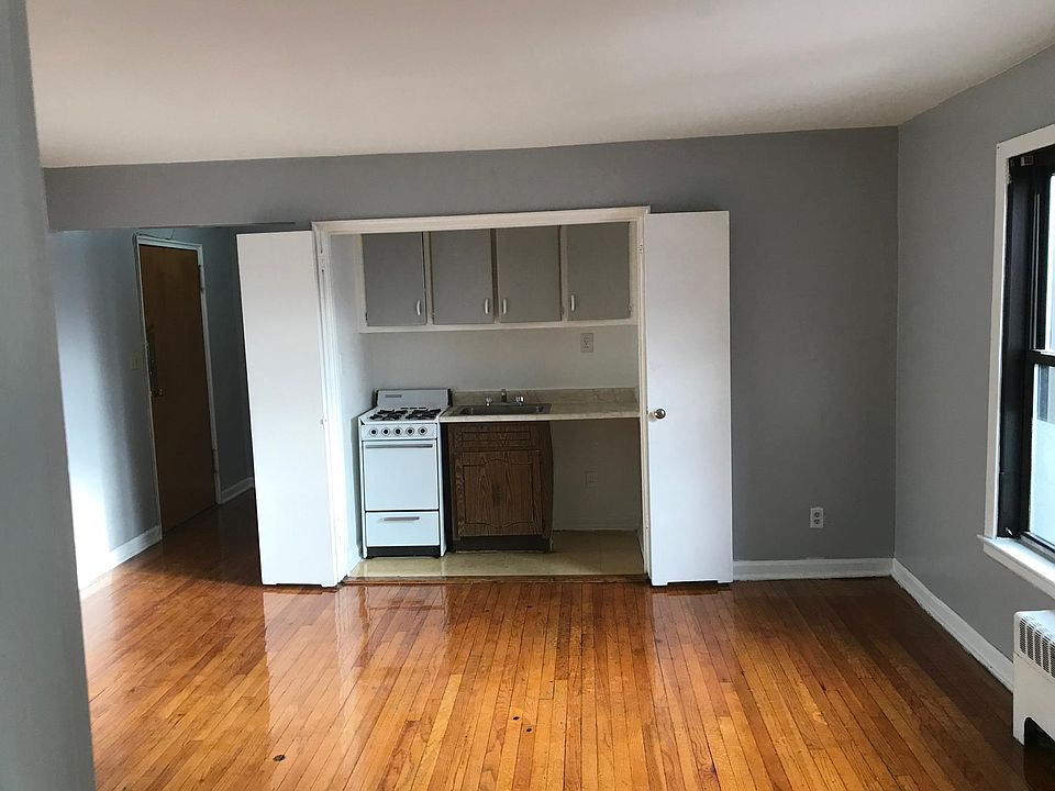 1st image of 425 Mount Prospect Ave APT 405