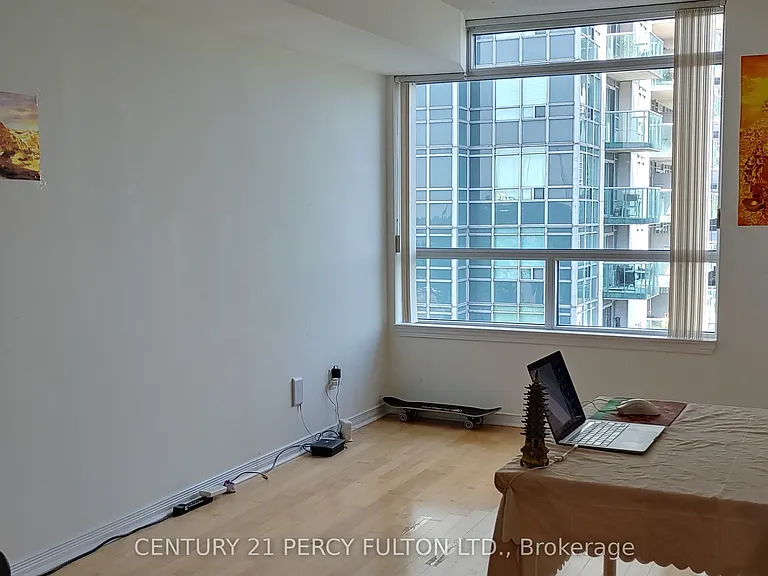 28 Harrison Garden Blvd #709 — Photo 13