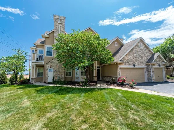 4442 W 159th Ter APT 220, Stilwell, KS 66085