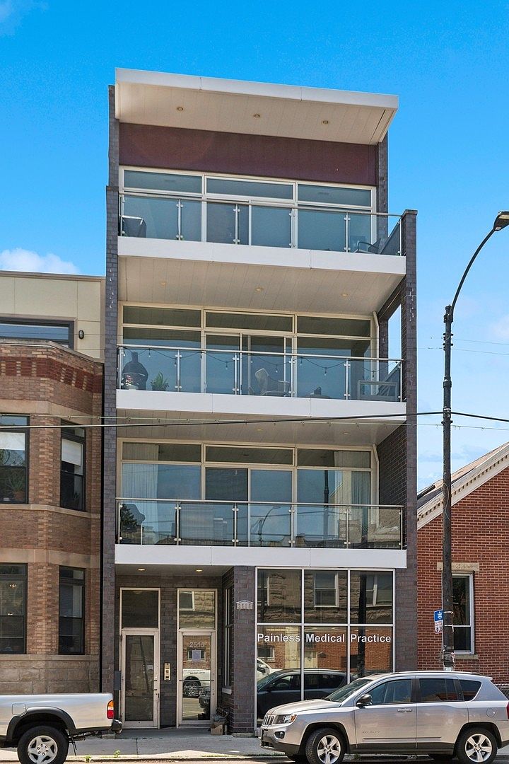 2515 w chicago ave