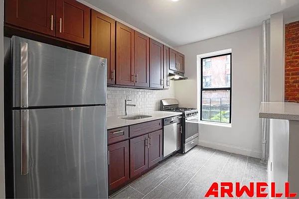 Rented by Arwell Realty | media 4