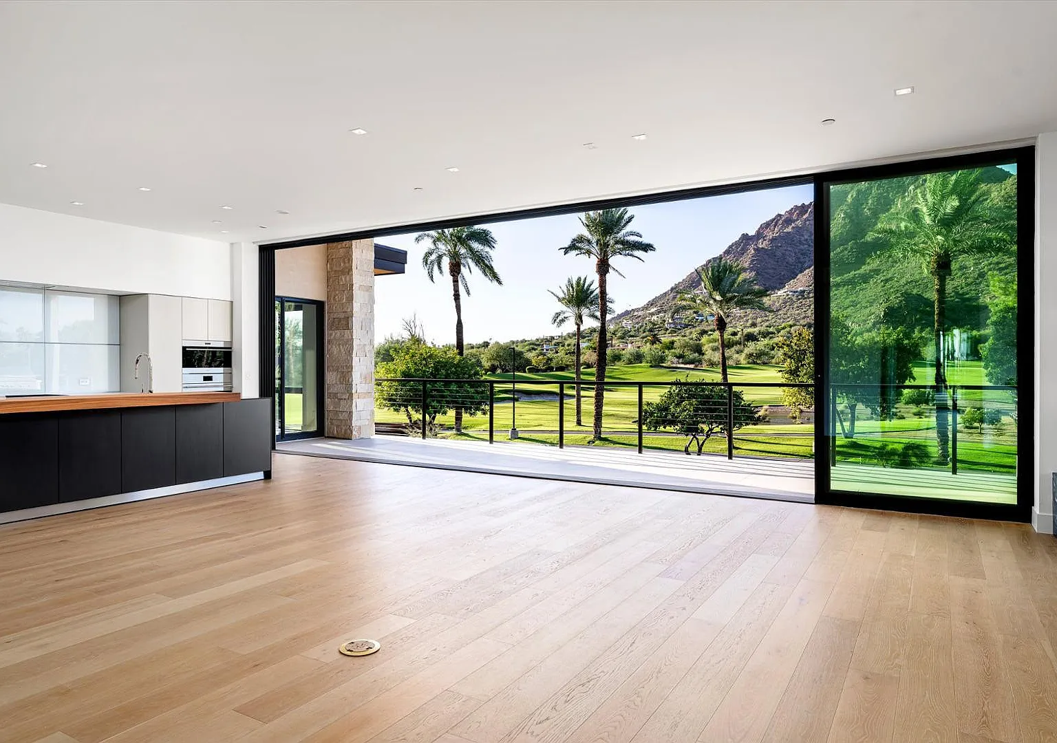 3 bed, 3.5 bath, 3652 sqft, $20,000 — Photo 3