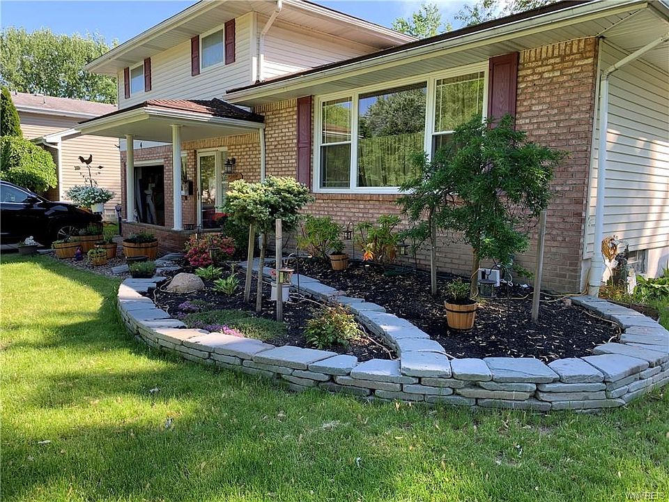 1st image of 4 Lawnwood Dr