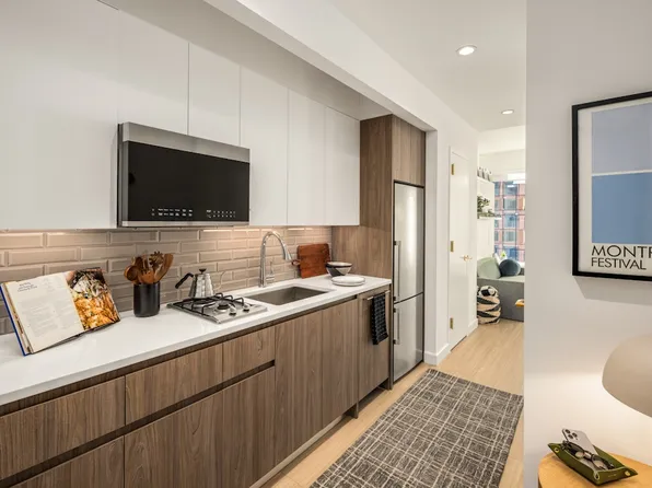 550 10th Avenue image 2 of 15