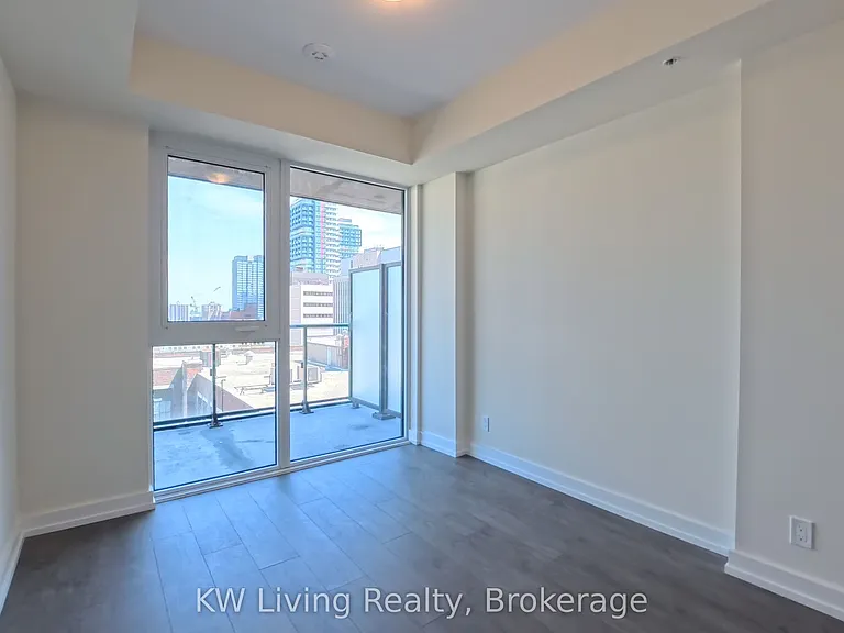 75 James St S #904 — Photo 16