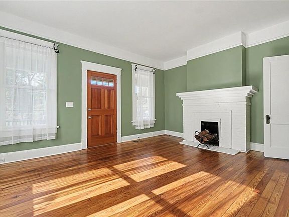 2nd image of 954 United Ave SE