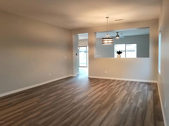 3rd image of 30161 W Mulberry Dr