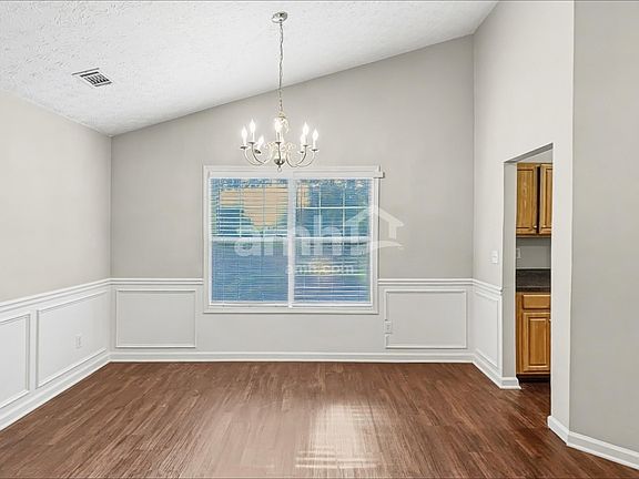 5th image of 456 Evergreen Way