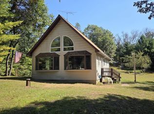 N10280 Deer Lake Rd, Crivitz, WI 54114