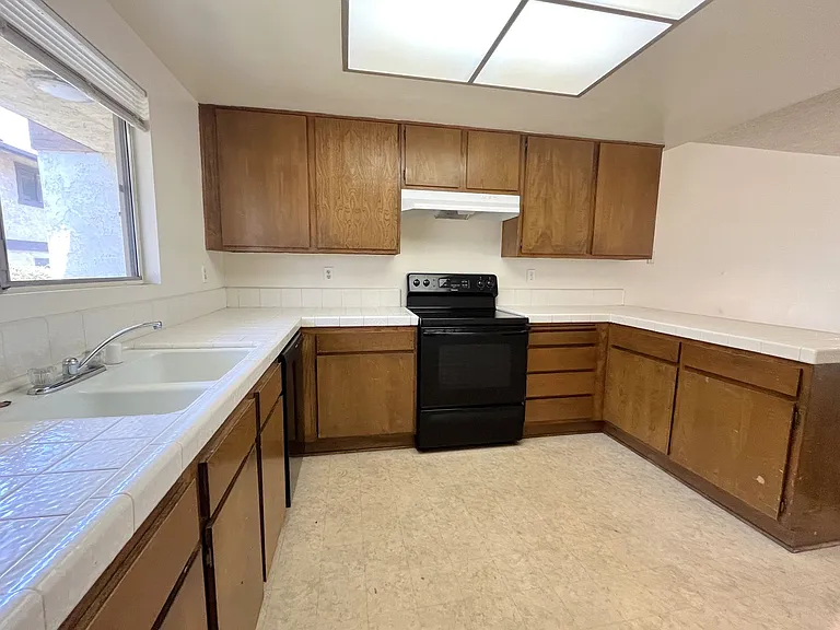 Mountain View - 320 — Photo 7