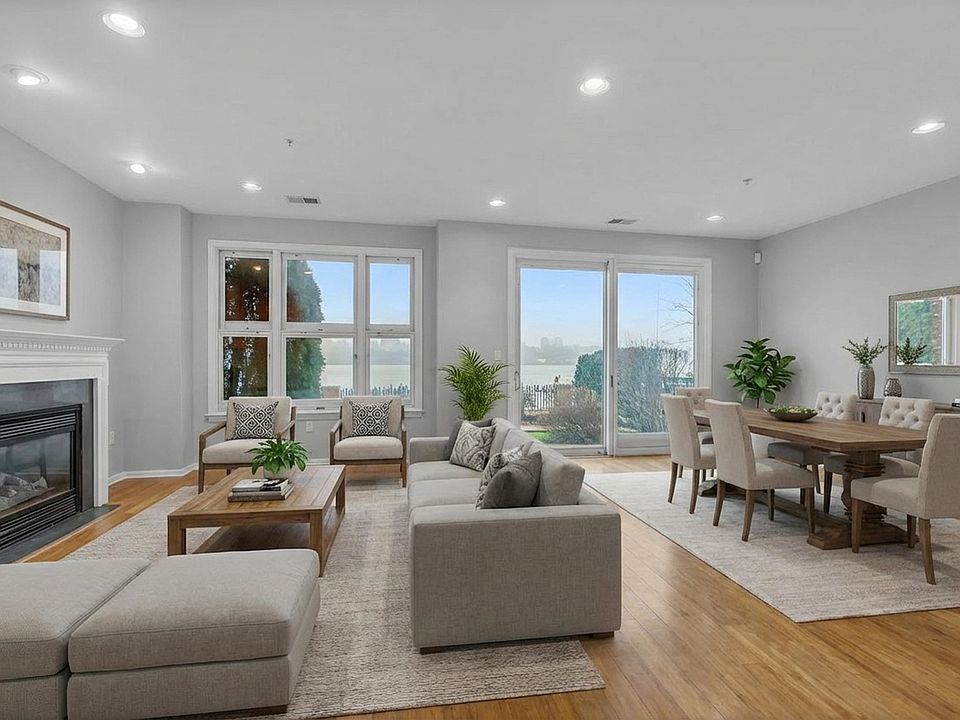1st image of 40 Lydia Dr
