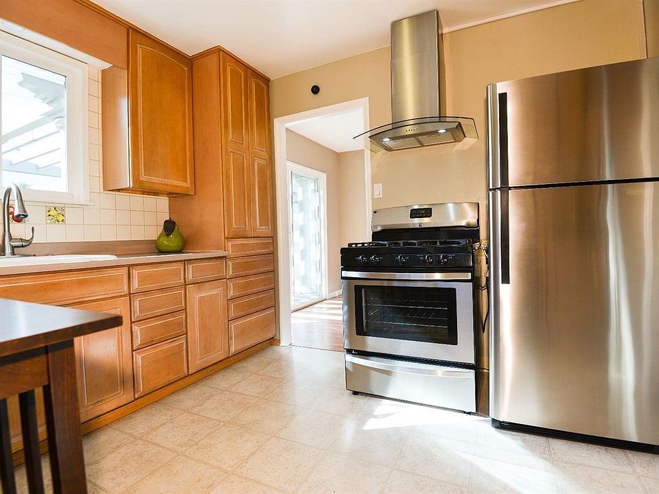 1st image of 1064 Norton St