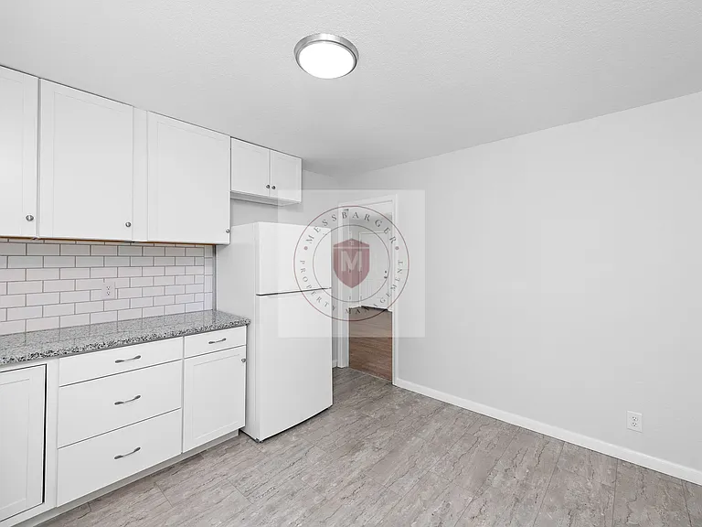 8006 W 85th St — Photo 8