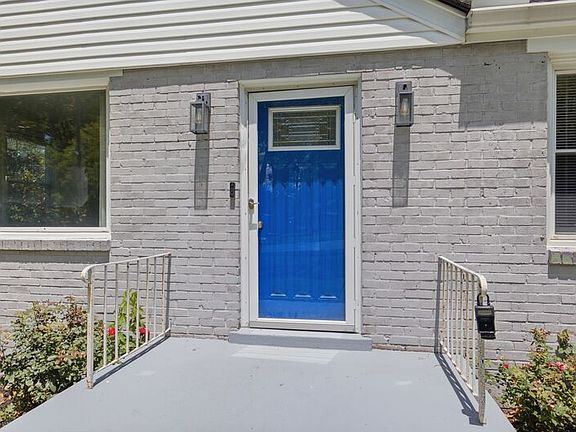 4th image of 240 Ridgeway Dr