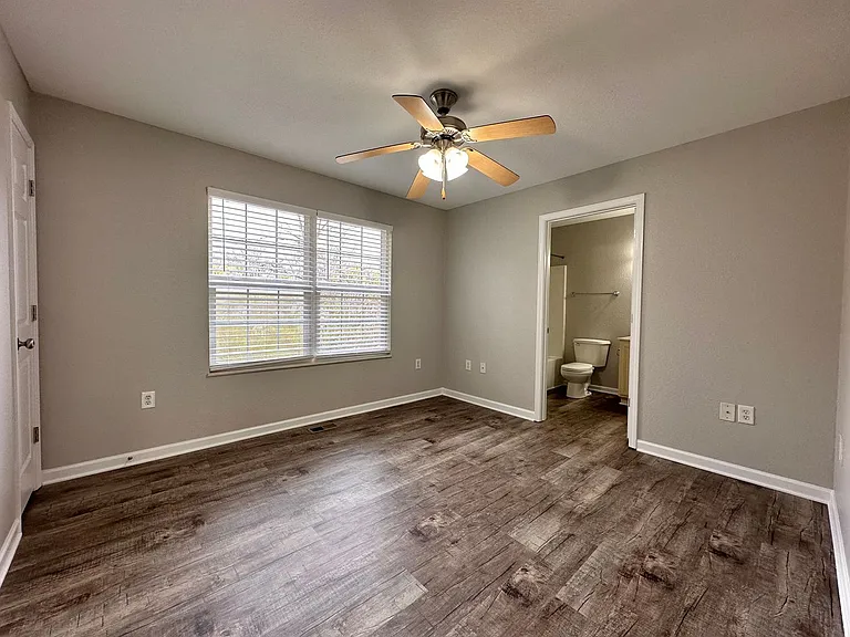 Fox Springs Condos — Photo 26