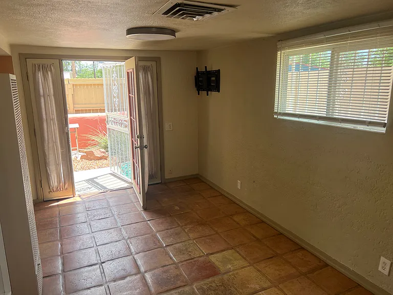 403 Columbia Dr SE — Photo 7