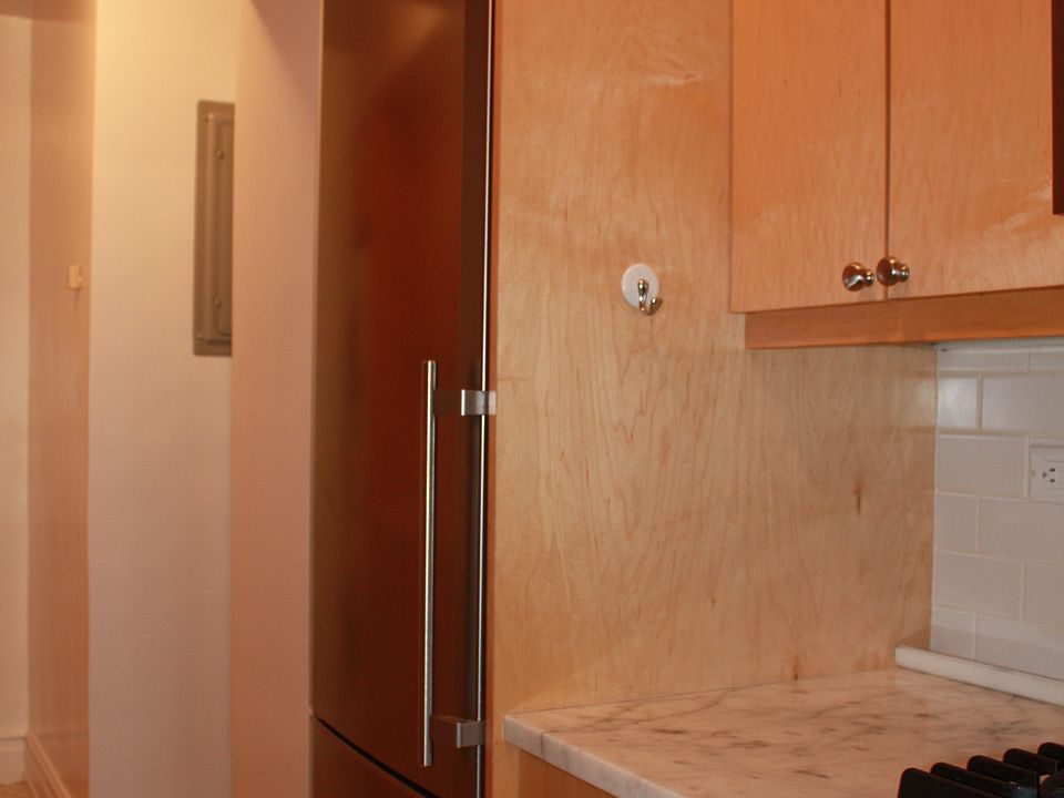 1st image of 420 E 79th St APT 17A