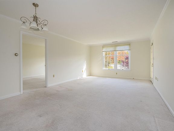 3rd image of 3105 Heatherwood