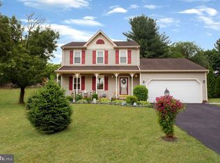 16 Magnolia Ln, Hanover, PA 17331