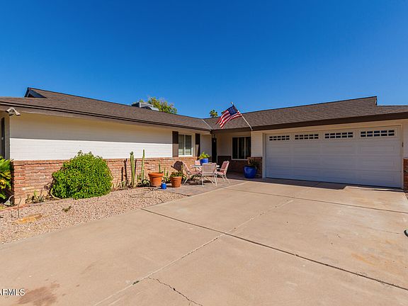 5th image of 1947 E PEBBLE BEACH Drive