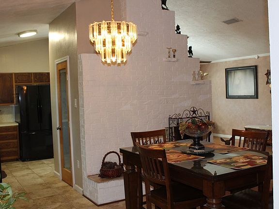 3rd image of 3817 E Everglade Ave