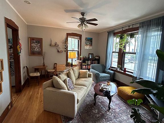 3rd image of 3549 N Damen Ave #1