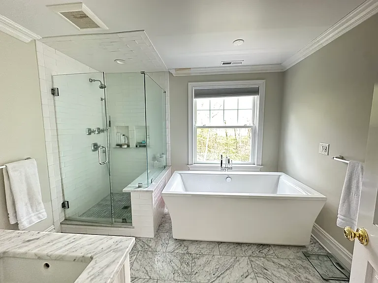 Glen Hollow Dr — Photo 12