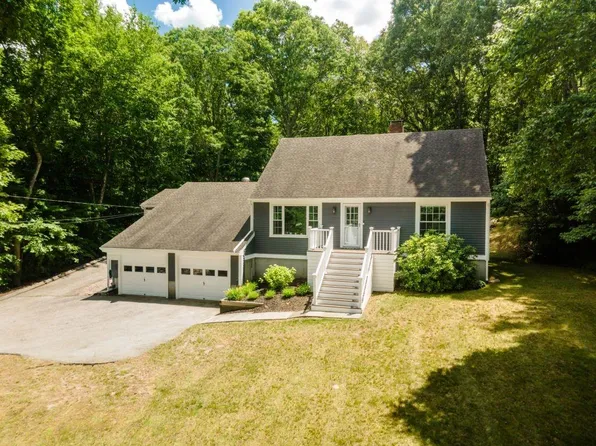 25 Hickory Ln, Westerly, RI 02891