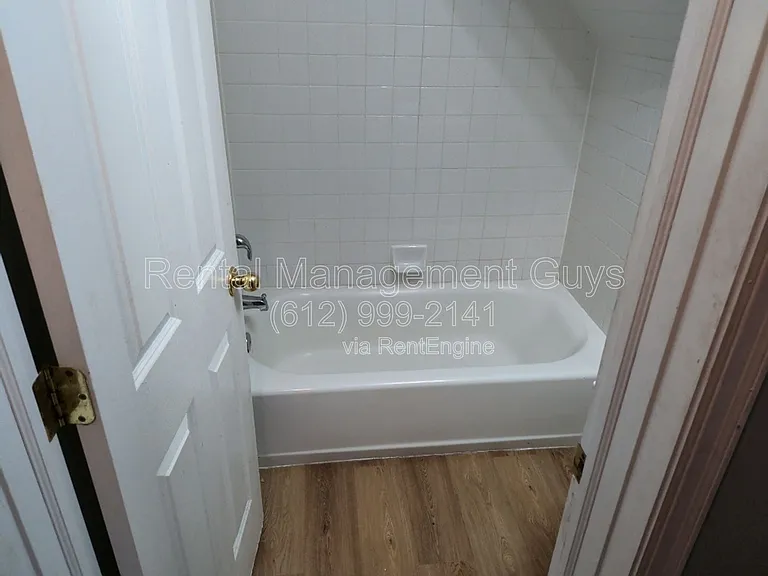 3301 Oliver Ave N — Photo 7