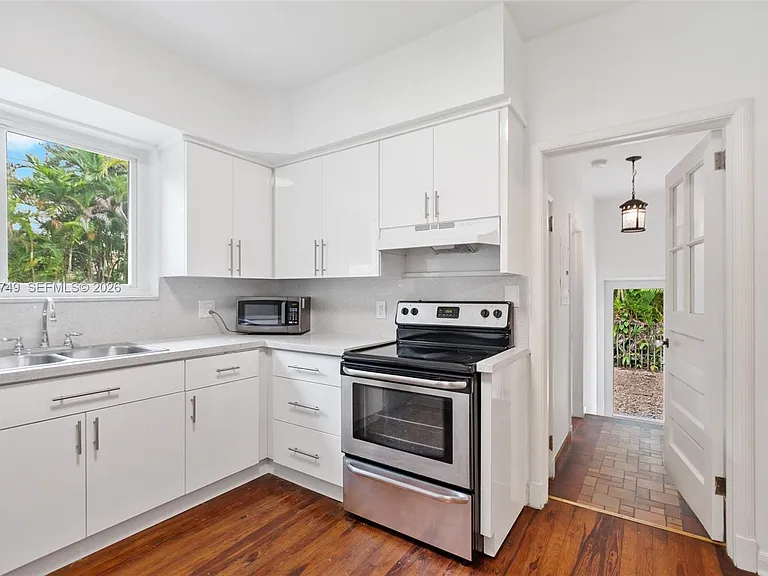 1808 Granada Blvd — Photo 11