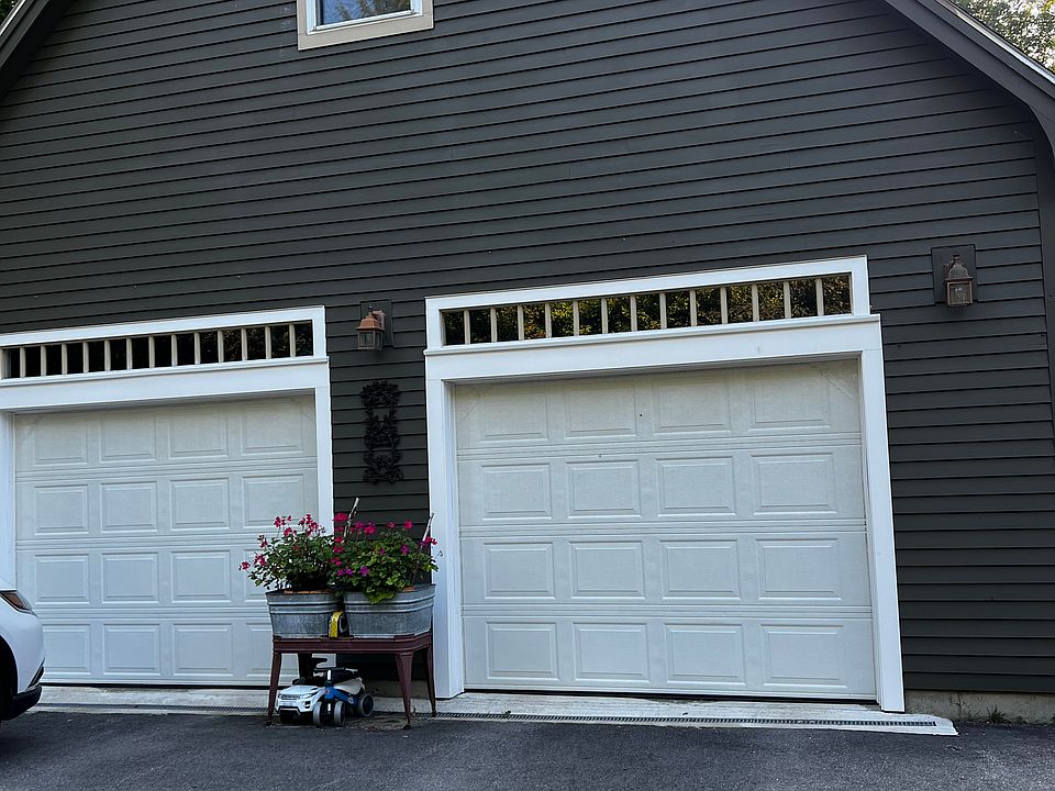 1st image of 33 Yeaton Dr