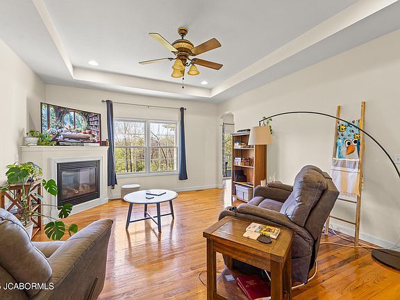 4th image of 120 Lake Park St