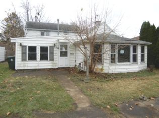 214 E 3rd St, Aroma Park, IL 60910