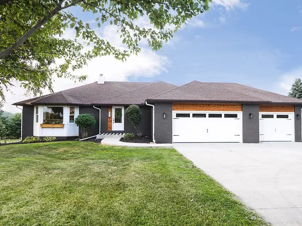 6472 NE 12th Ave, Pleasant Hill, IA 50327