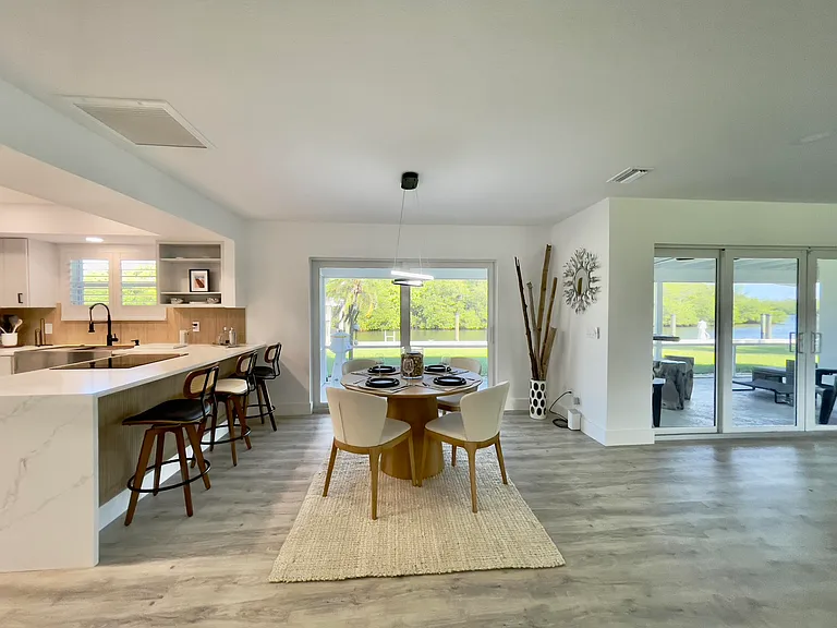 8585 SE Palm St — Photo 11