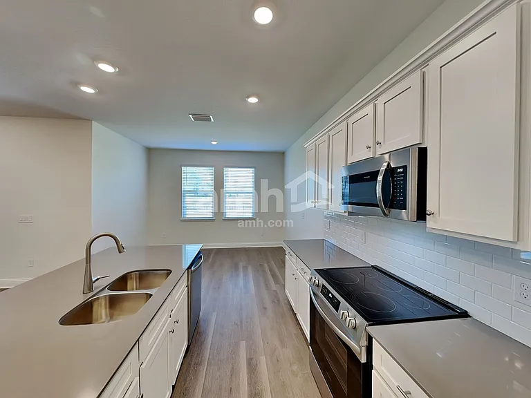 1028 Grafton Ridge Dr — Photo 4