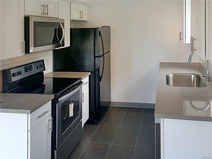 1st image of 350 Cedar Ave