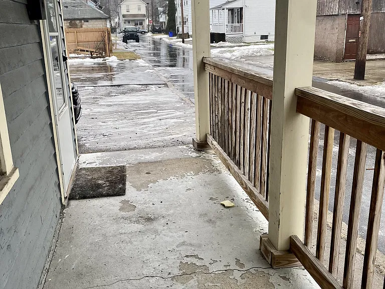 19 Center Streetsingle Family — Photo 16