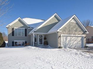 4910 Quantico Ln N, Plymouth, MN 55446