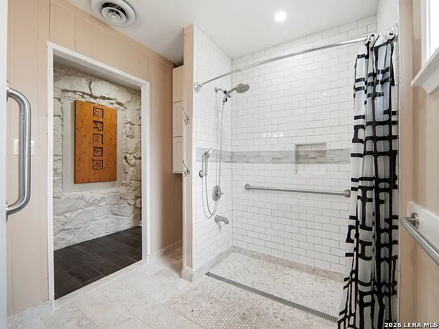19214 Grey Forest Dr — Photo 29