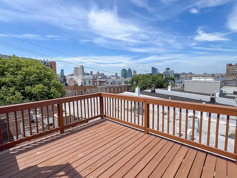 1463 Woodall St — Photo 1