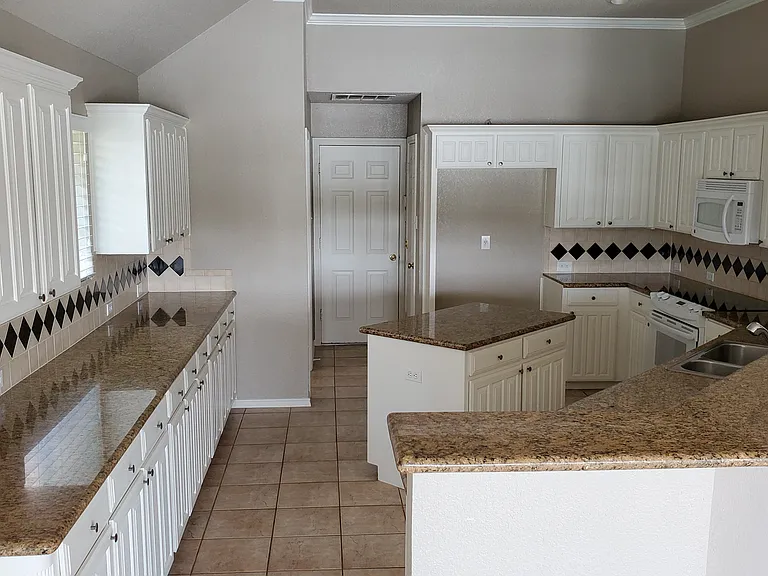 5930 River Bend Dr — Photo 12