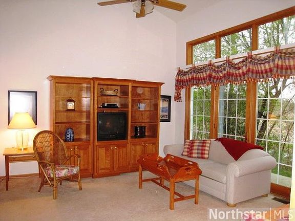 2nd image of 5676 Aspen Ln