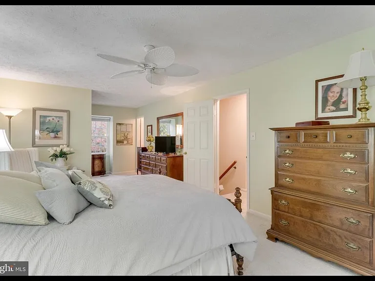 210 Pin Oak Ct — Photo 17