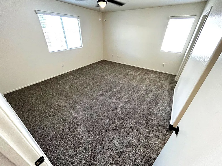 4916 River Splash Ave — Photo 18